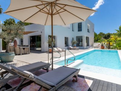 Pool und Terrasse