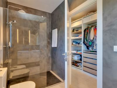Badezimmer und Ankleidezimmer