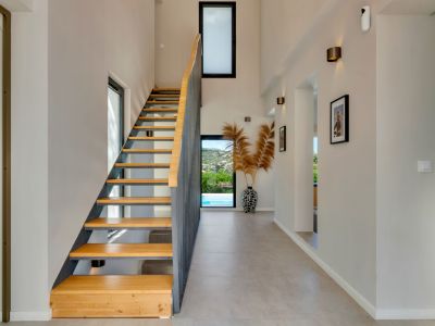 Flur mit Treppe