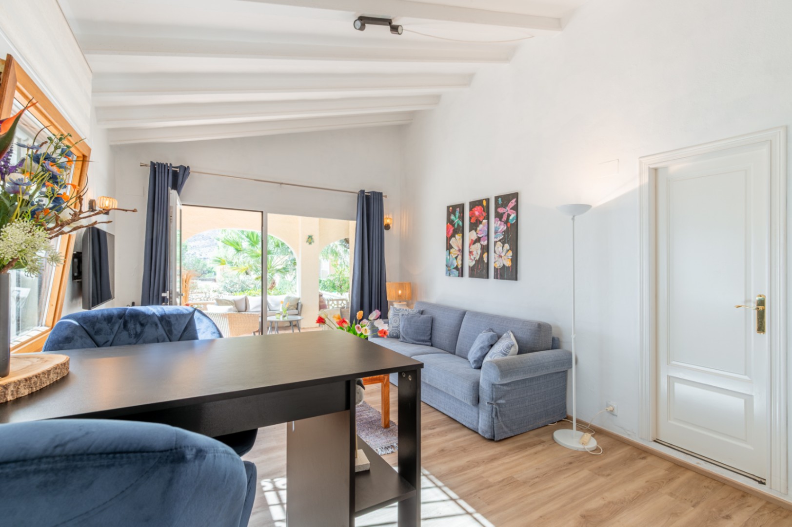 Wohnzimmer mit Terrassenzugang