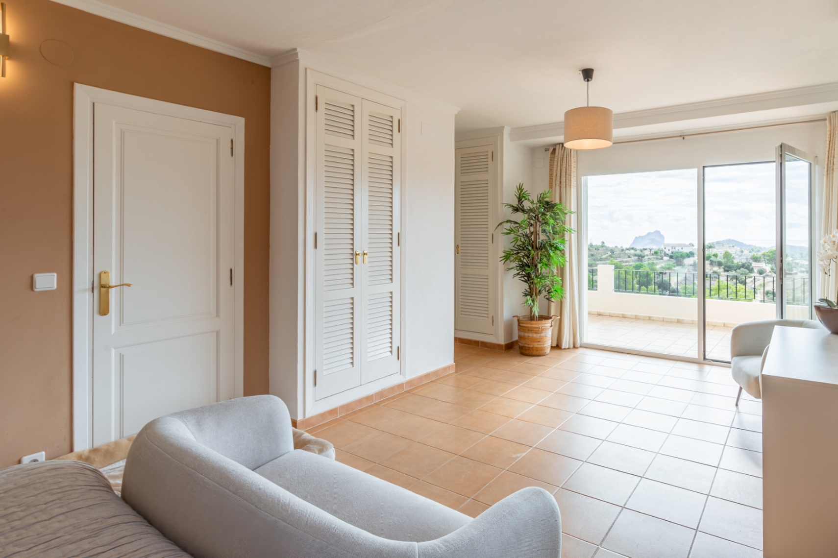 Schlafzimmer mit Terrassenzugang