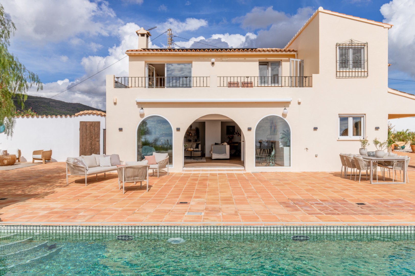 Terrasse und Swimmingpool