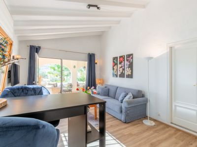 Wohnzimmer mit Terrassenzugang