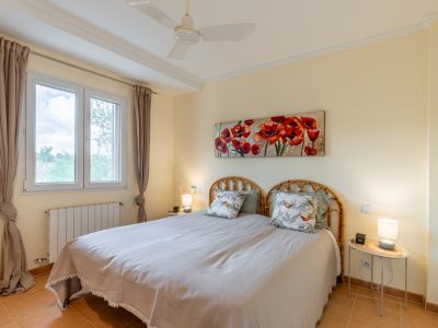 Schlafzimmer mit Fenster