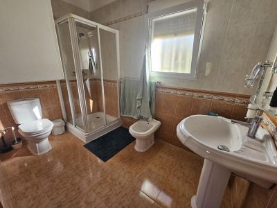 Badezimmer mit Dusche
