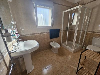 Badezimmer mit Dusche