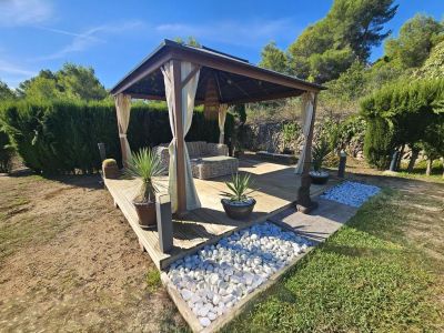 Pergola im Garten