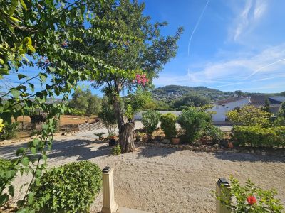 Garten mit Bergblick