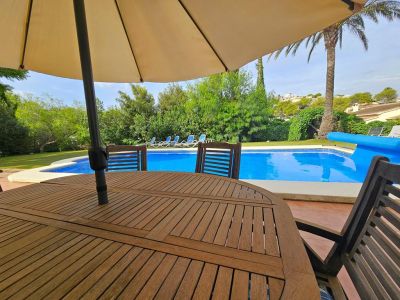 Terrasse und Pool