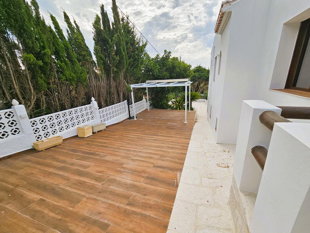 Terrasse mit Pergola
