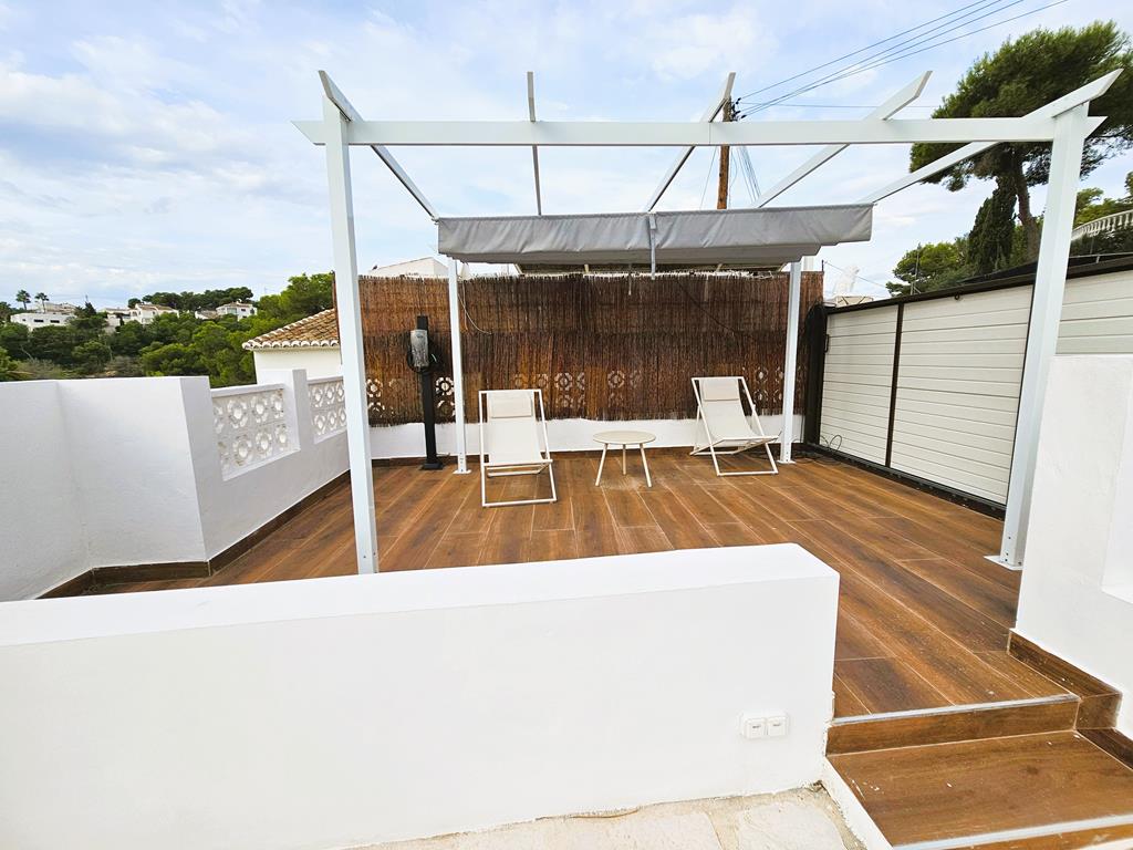 Terrasse mit Pergola