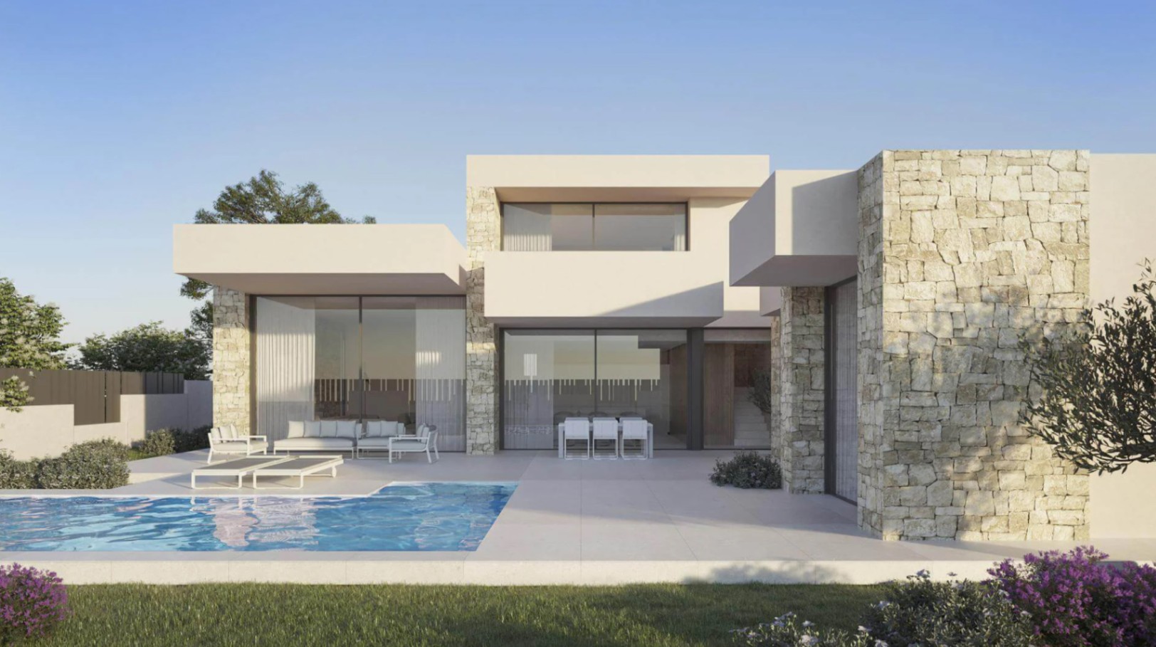 Moderne Villa mit Natursteinfassade, integriertem Pool und großzügiger Terrasse mit Außenmöbeln vor bodentiefen Glasfronten.