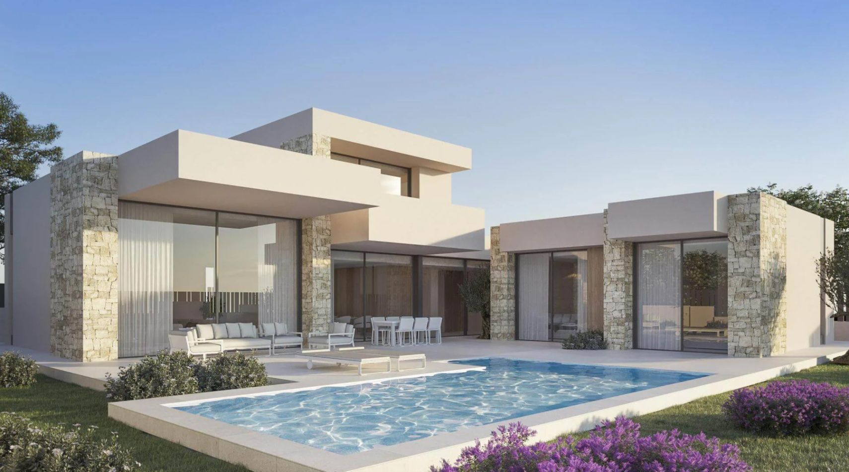 Moderne Villa mit privatem Pool, Natursteinwänden und großen Glasfronten. Verfügt über einen Außenwohnbereich und Essplatz auf einer gepflasterten Terrasse.