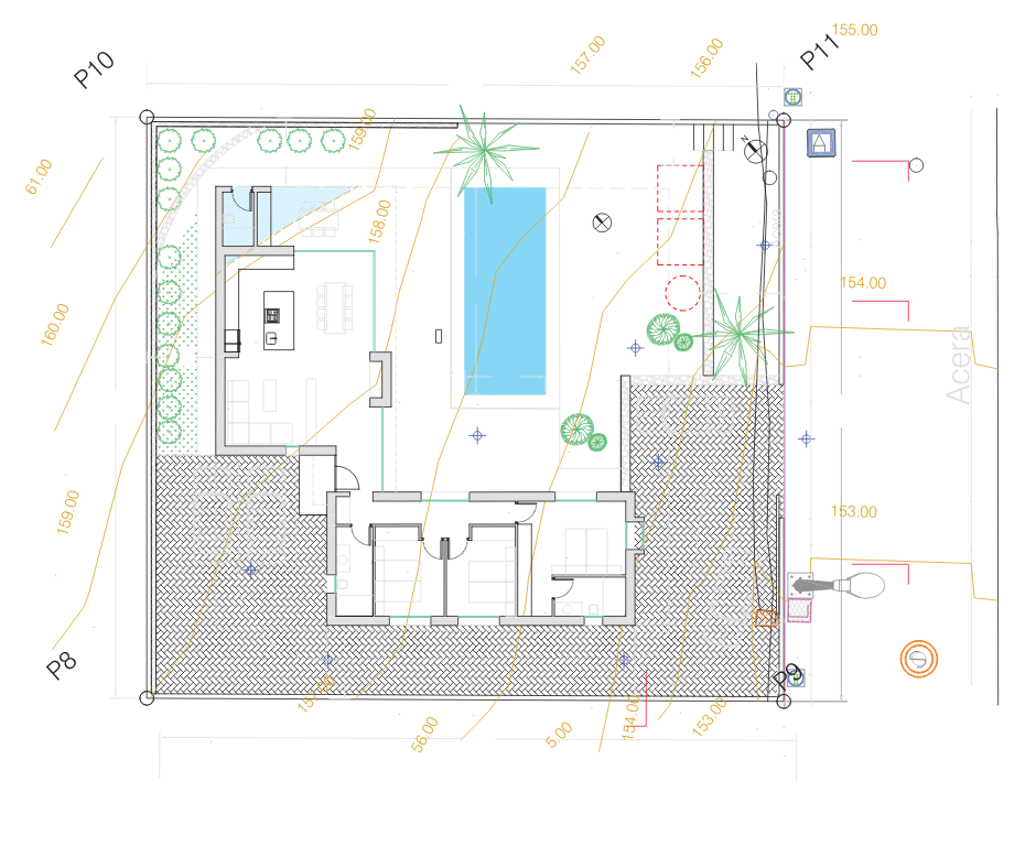 Architektonischer Lageplan einer Villa mit rechteckigem Pool, offenem Wohn- und Essbereich, drei Schlafzimmern und topografischen Höhenlinien des Geländes.