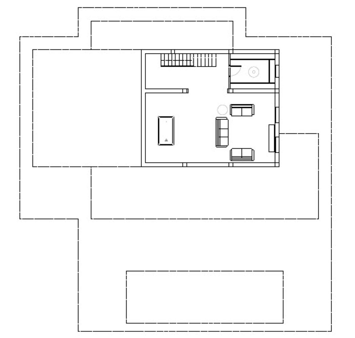 Detaillierter Grundriss des Untergeschosses mit großem Mehrzweckraum für Heimkino, Billardtisch, Treppenaufgang und separatem Weinkeller.