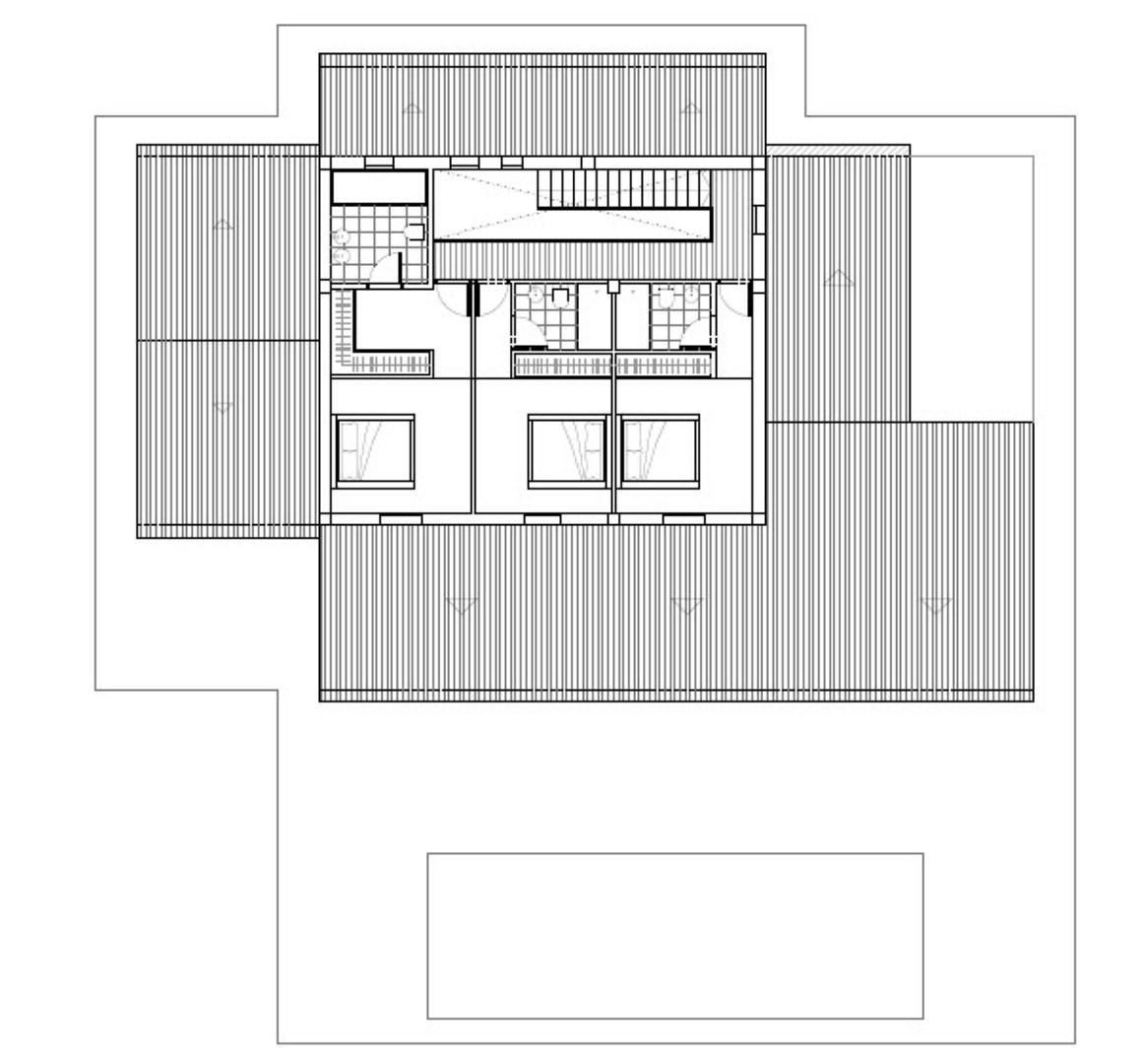Technischer Grundriss des Obergeschosses mit der Aufteilung von drei Schlafzimmern mit en-suite Badezimmern, einschließlich einer Master-Suite mit Ankleidezimmer und Treppenaufgang.