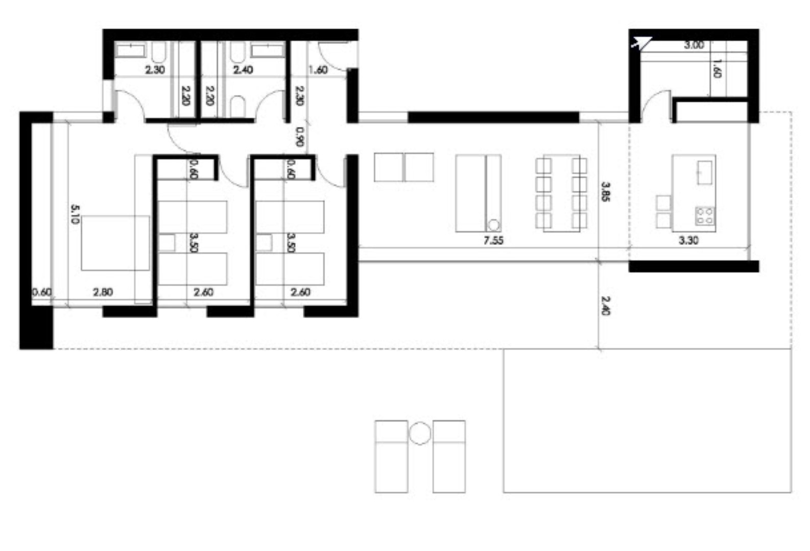 Detaillierter technischer Grundriss, der die Aufteilung der drei Schlafzimmer, des offenen Wohnbereichs und der Außenterrasse mit Pool zeigt.