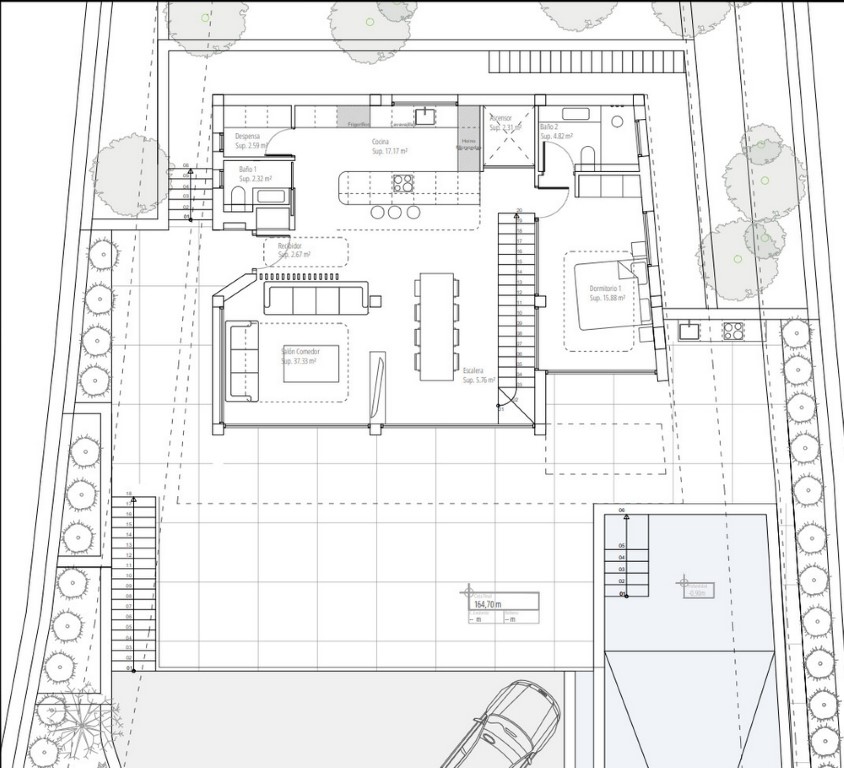 Detaillierter Grundriss der Hauptebene mit offenem Wohn- und Essbereich, Küche mit Kochinsel, Schlafzimmer mit Bad en Suite und großzügiger Terrasse.