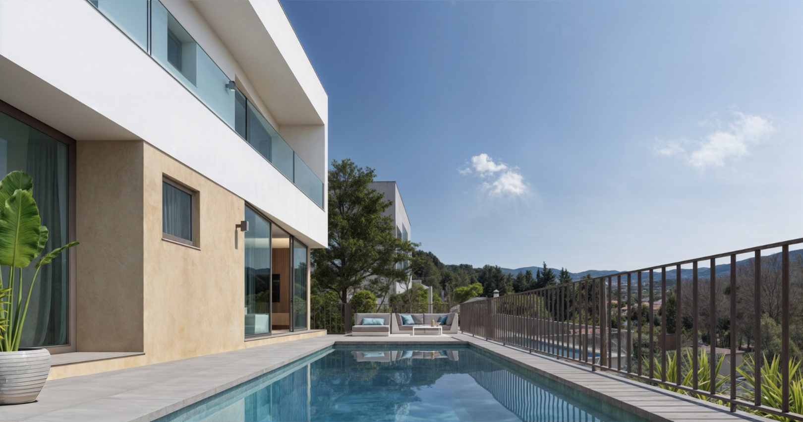 Außenansicht der Villa mit rechteckigem Pool, großzügiger Fliesenterrasse und moderner Architektur mit Blick auf die Berglandschaft des Valle de Pop.