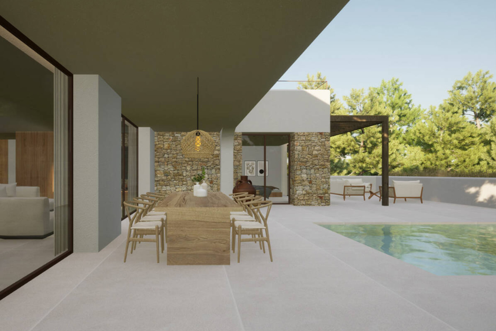 Überdachter Essbereich im Freien mit Massivholztisch und Seilstühlen, neben dem Pool und Natursteinwand.