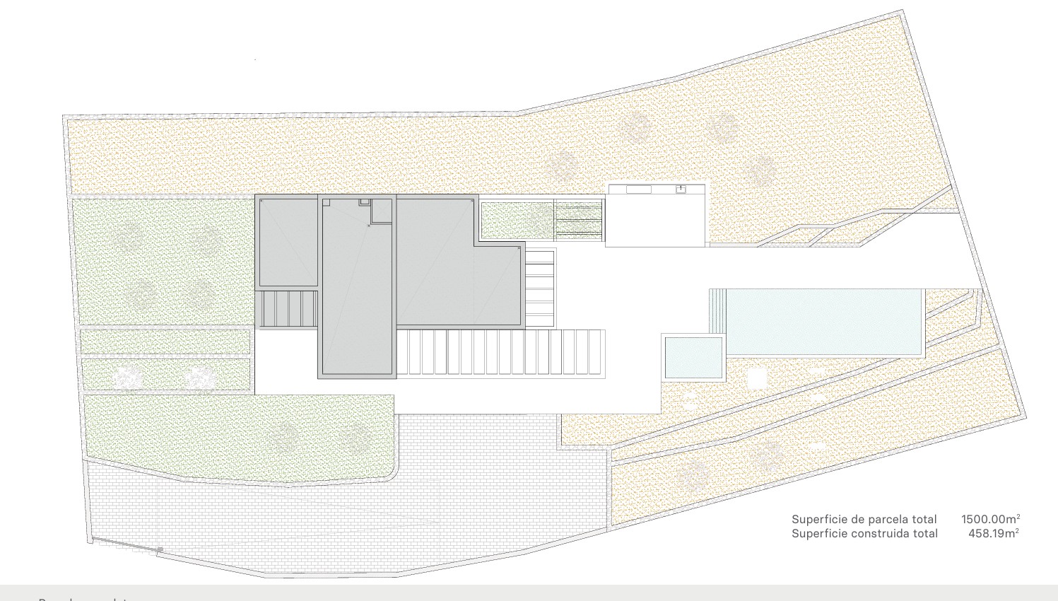 Detaillierter Lageplan des 1500 m2 großen Grundstücks mit Darstellung des Villengrundrisses, der Gartenanlagen und des rechteckigen Außenpools.