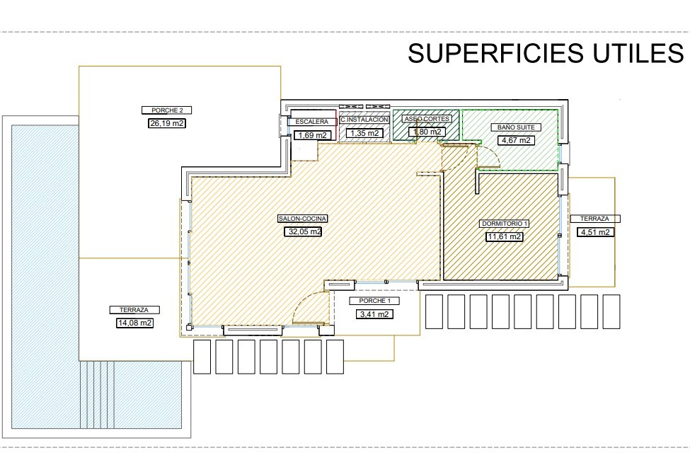 Detaillierter Grundriss des Erdgeschosses mit offenem Wohn-Essbereich, Schlafzimmer mit En-Suite-Bad sowie großzügigen überdachten Veranden und Terrassenflächen am Pool.