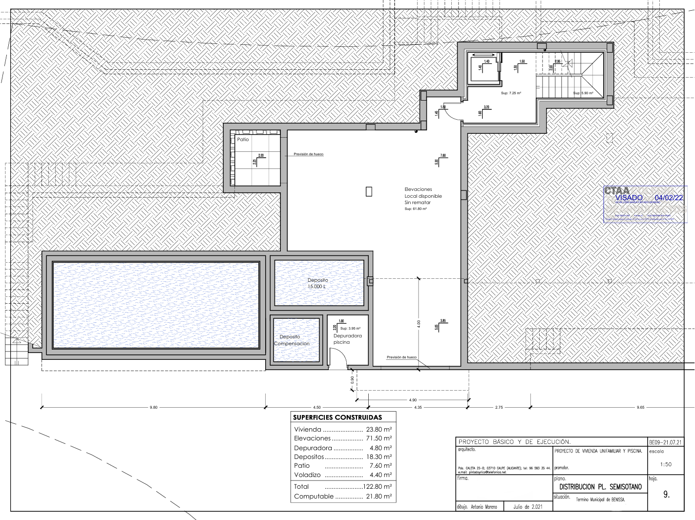 Detaillierter technischer Grundriss des Untergeschosses mit Darstellung des Pooltechnikraums, der Wassertanks und des vorgesehenen Aufzugsschachts.