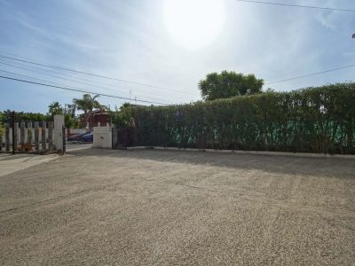 Parkplatz im Außenbereich