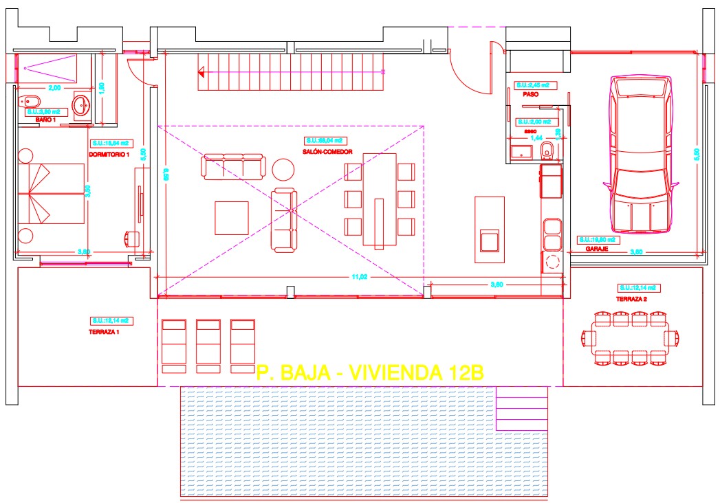 Detaillierter Grundriss des Erdgeschosses mit einem 68 m² großen Wohn-Essbereich, offener Küche, Schlafzimmer mit En-Suite-Bad, Garage und großzügigen Terrassenflächen.