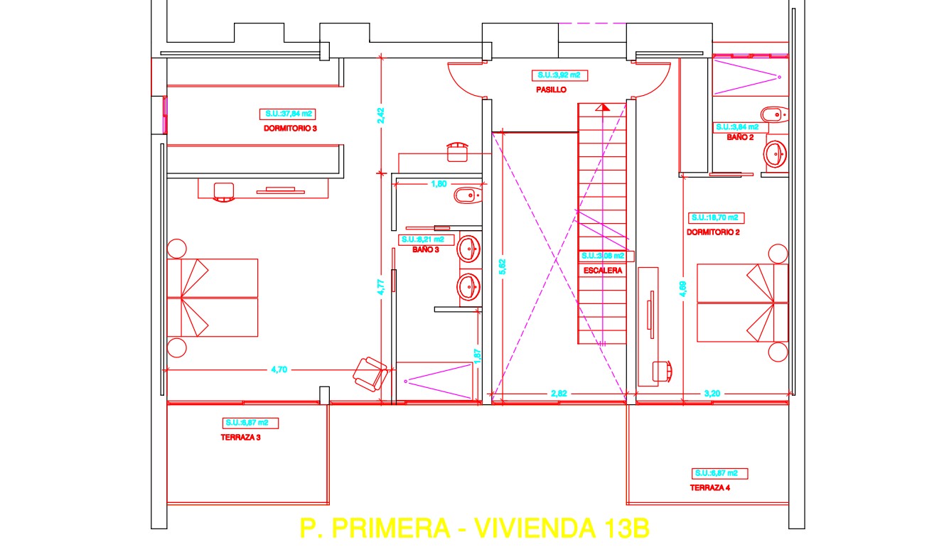 Detaillierter Grundriss des Obergeschosses mit zwei Schlafzimmern, jeweils mit eigenem Bad en Suite, Einbauschränken und privaten Terrassenflächen.