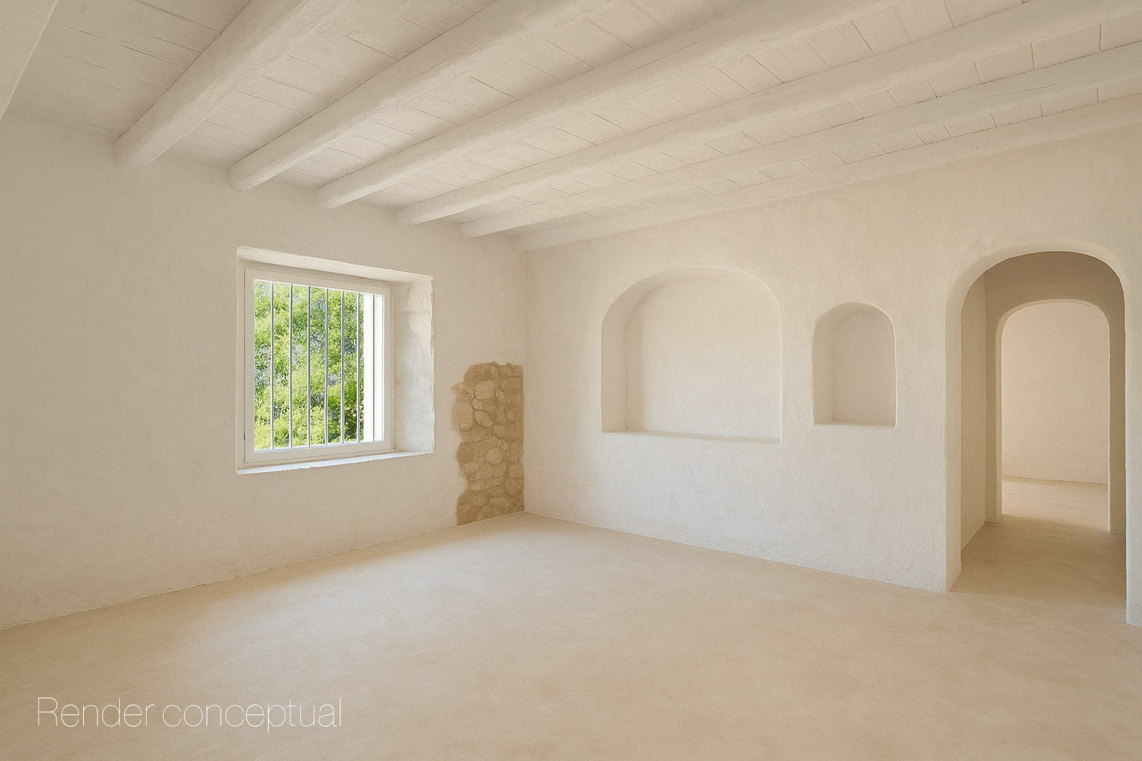 Offener Innenraum mit weißen Holzbalkendecken, integrierten Wandnischen und einem freigelegten Natursteinabschnitt neben dem Fenster.