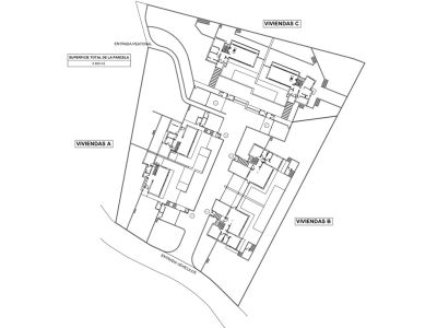 Detaillierter Bebauungsplan einer Wohnanlage mit drei Parzellen (A, B, C), der Fußgänger- und Fahrzeugzugänge sowie eine Gesamtfläche von 6.609 m² zeigt.