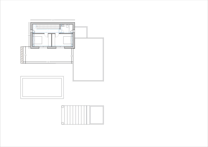 Detaillierter technischer Grundriss des Obergeschosses mit zwei Schlafzimmern, Badezimmer, Innentreppe sowie der Anordnung der Außenterrassen und des Pools.