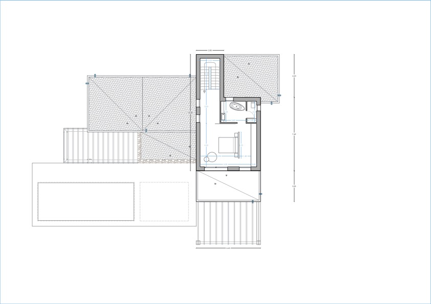 Technischer Grundriss des Obergeschosses mit dem vierten Schlafzimmer, En-Suite-Bad, Zugang zur privaten Terrasse und dem Treppenhaus.