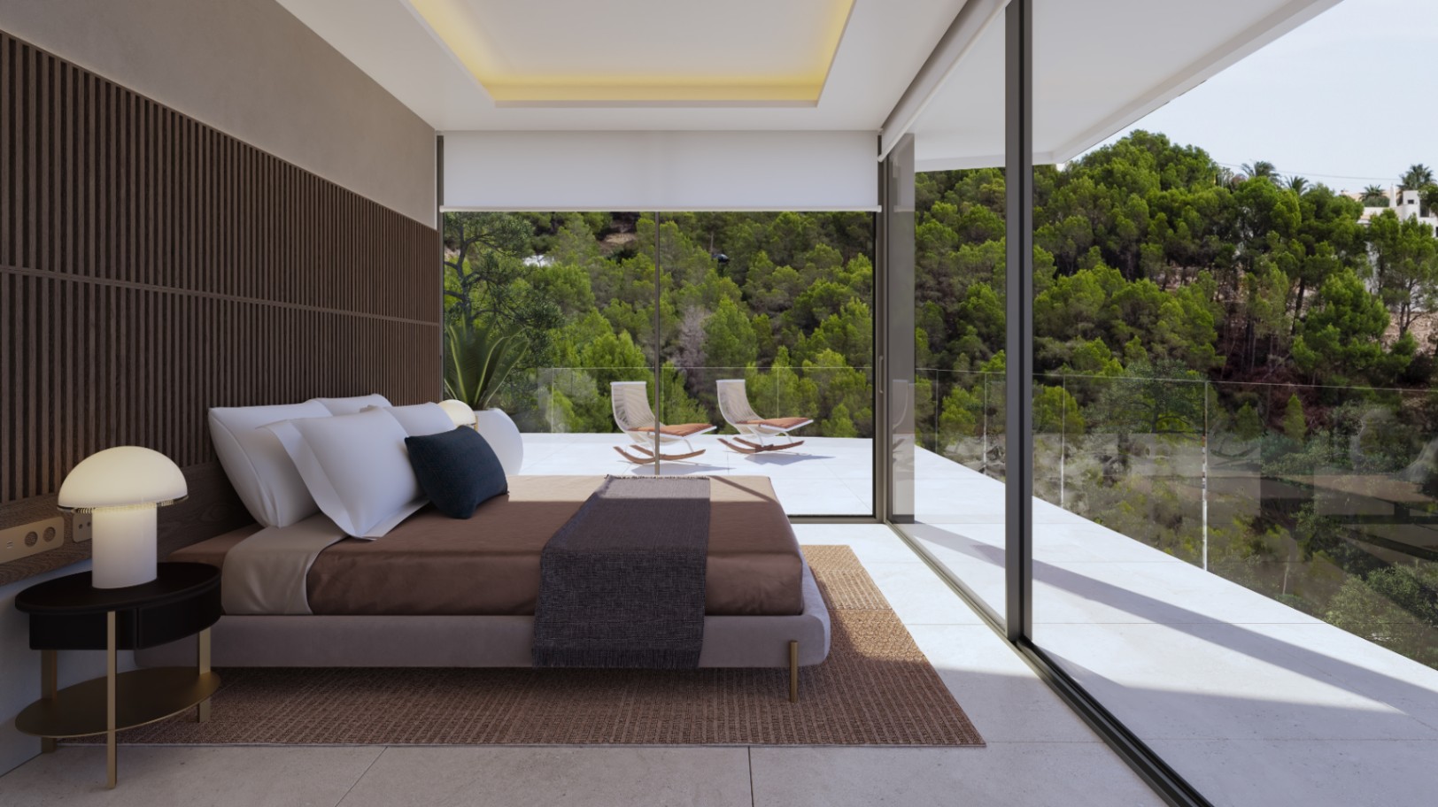 Modernes Schlafzimmer mit Holzlamellenwand, indirekter Deckenbeleuchtung und bodentiefen Glasfronten zur privaten Terrasse mit Blick ins Grüne.