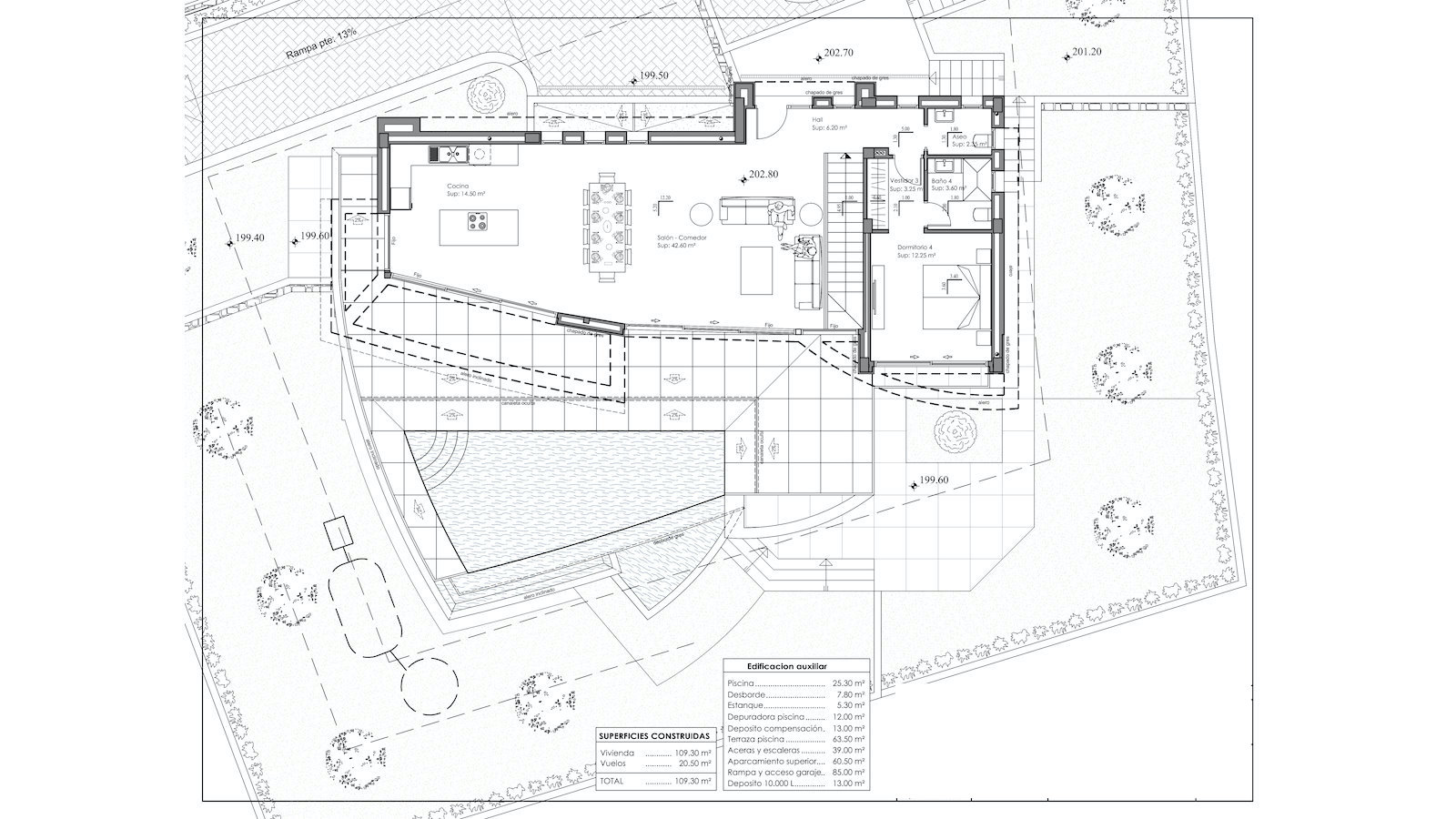 Technischer Grundriss des Obergeschosses mit Darstellung des offenen Wohn-Essbereichs, der Küche, eines Schlafzimmers mit Bad en Suite und der Infinity-Pool-Terrasse.