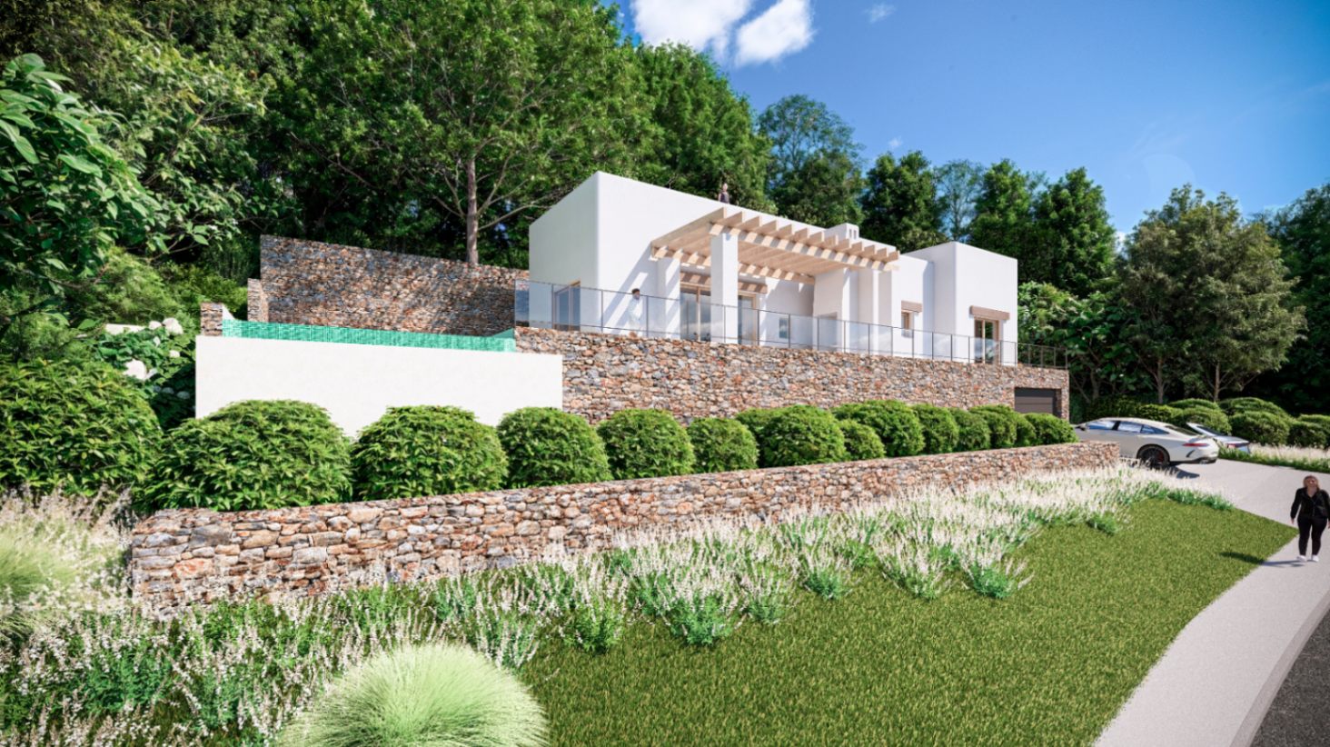 Außenansicht mit Natursteinmauern, einer oberen Terrasse mit Holzpergola und integriertem Pool inmitten üppiger mediterraner Bepflanzung.