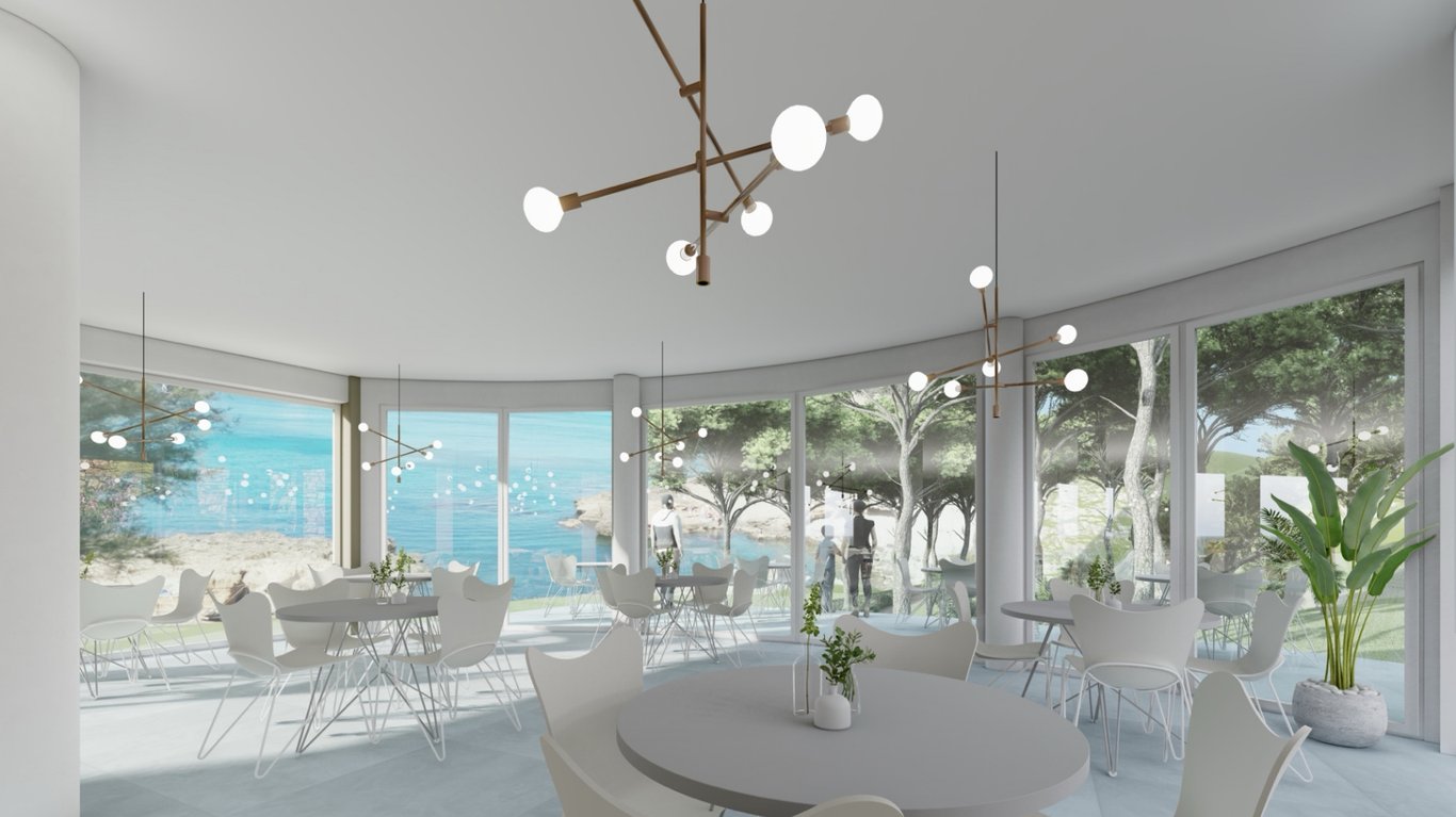 Offener Speisesaal mit bodentiefen, gebogenen Glasfronten, Blick auf das Mittelmeer, minimalistischem weißem Mobiliar und modernen Designer-Leuchten.