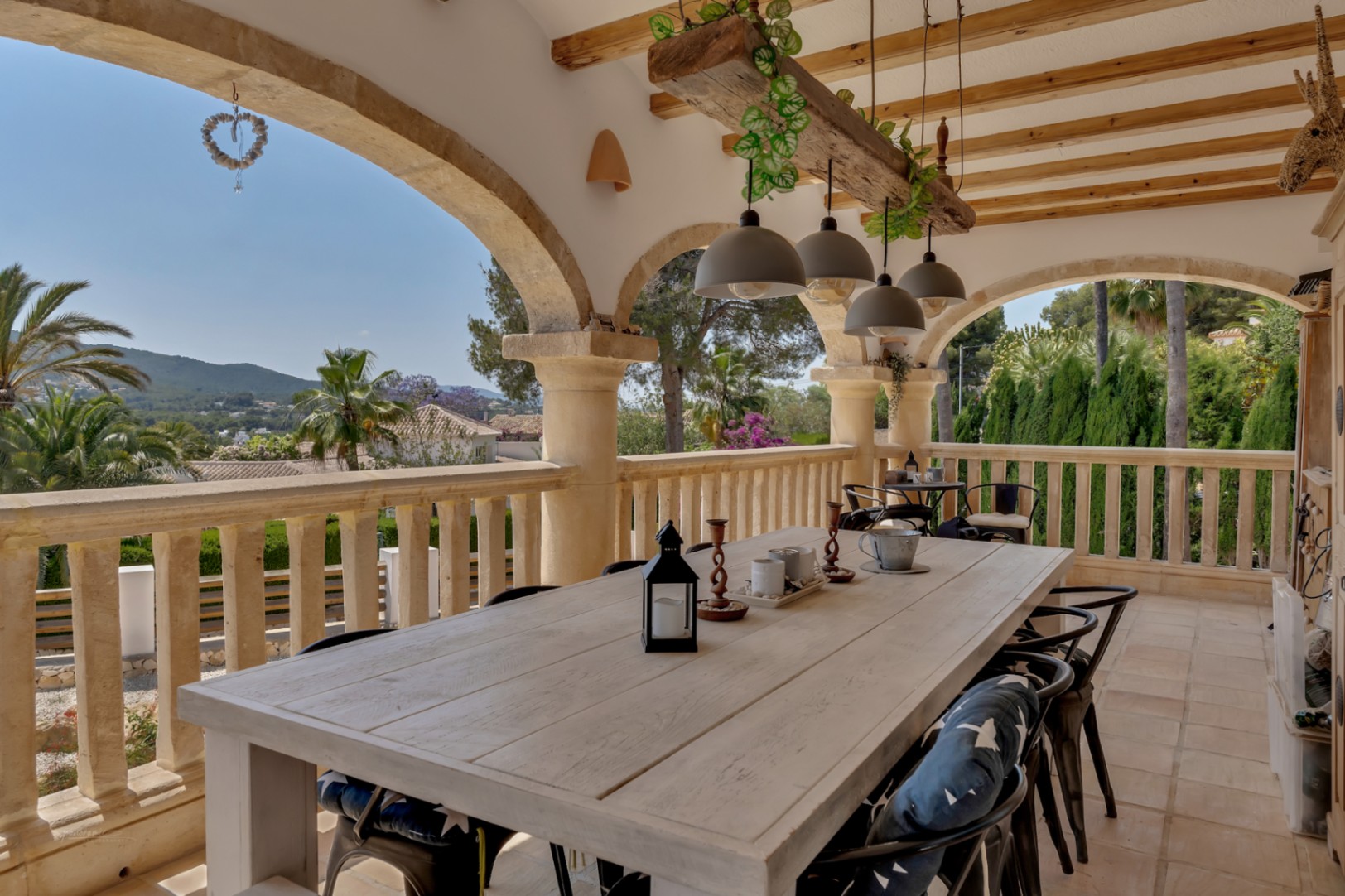 Villa in Jávea mit privatem Pool und Bergblick