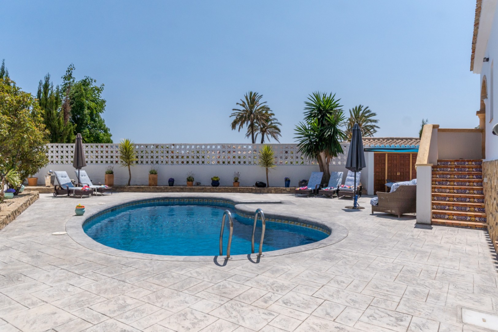 Villa in Jávea mit privatem Pool und Bergblick