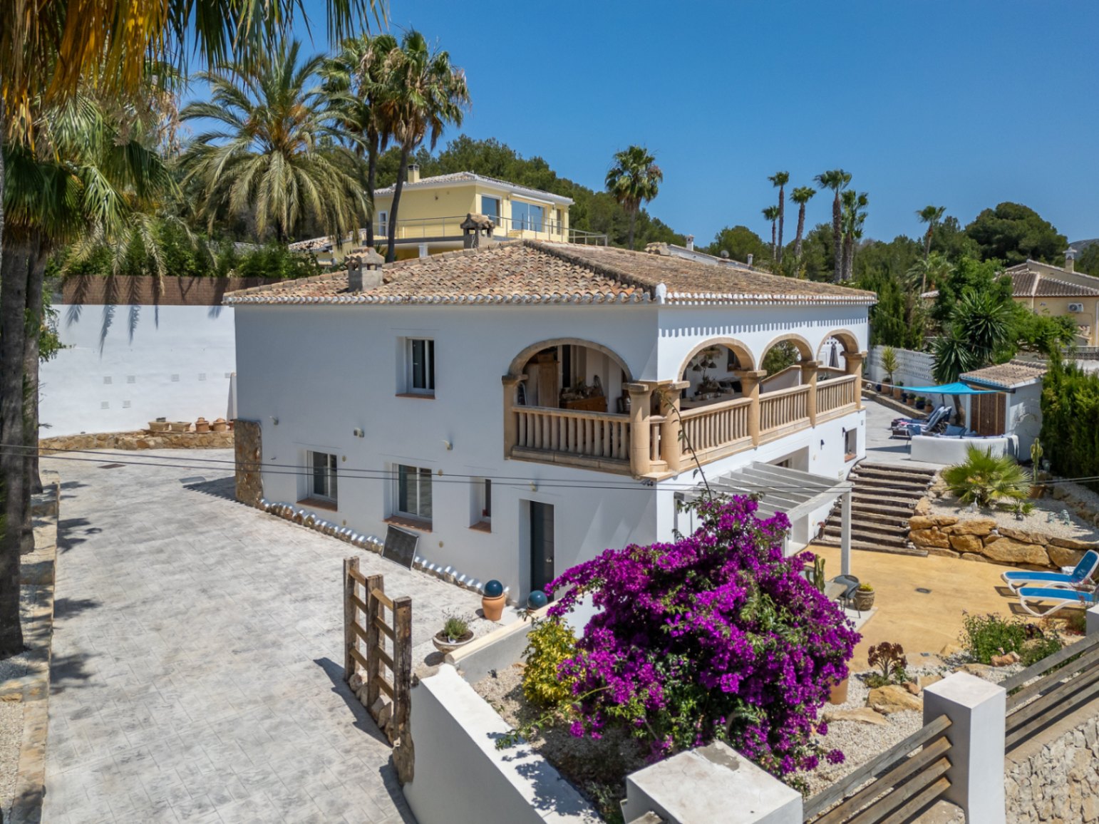 Villa in Jávea mit privatem Pool und Bergblick
