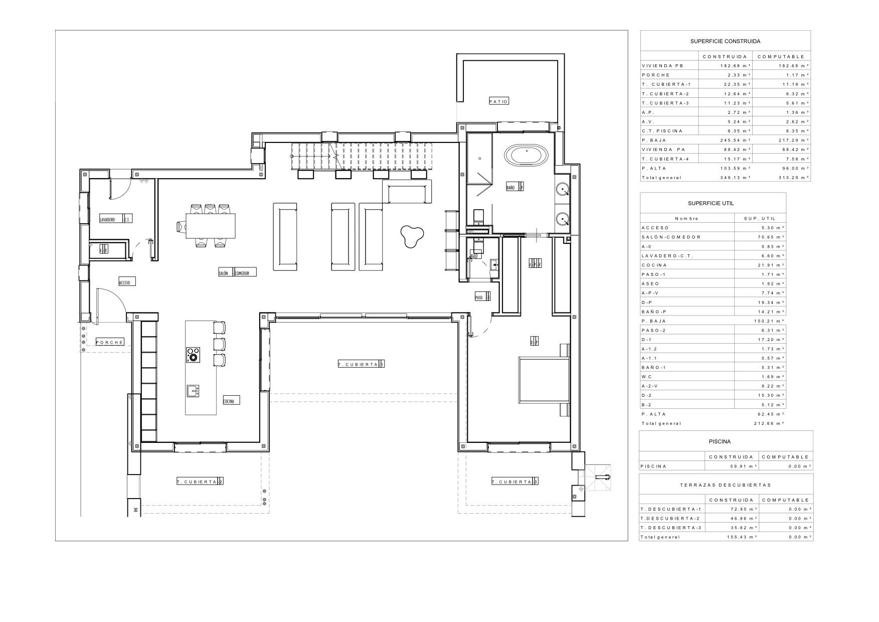 Architektonischer Grundriss des Erdgeschosses, der die Anordnung von Küche, Wohn-Esszimmer und Patio zeigt.