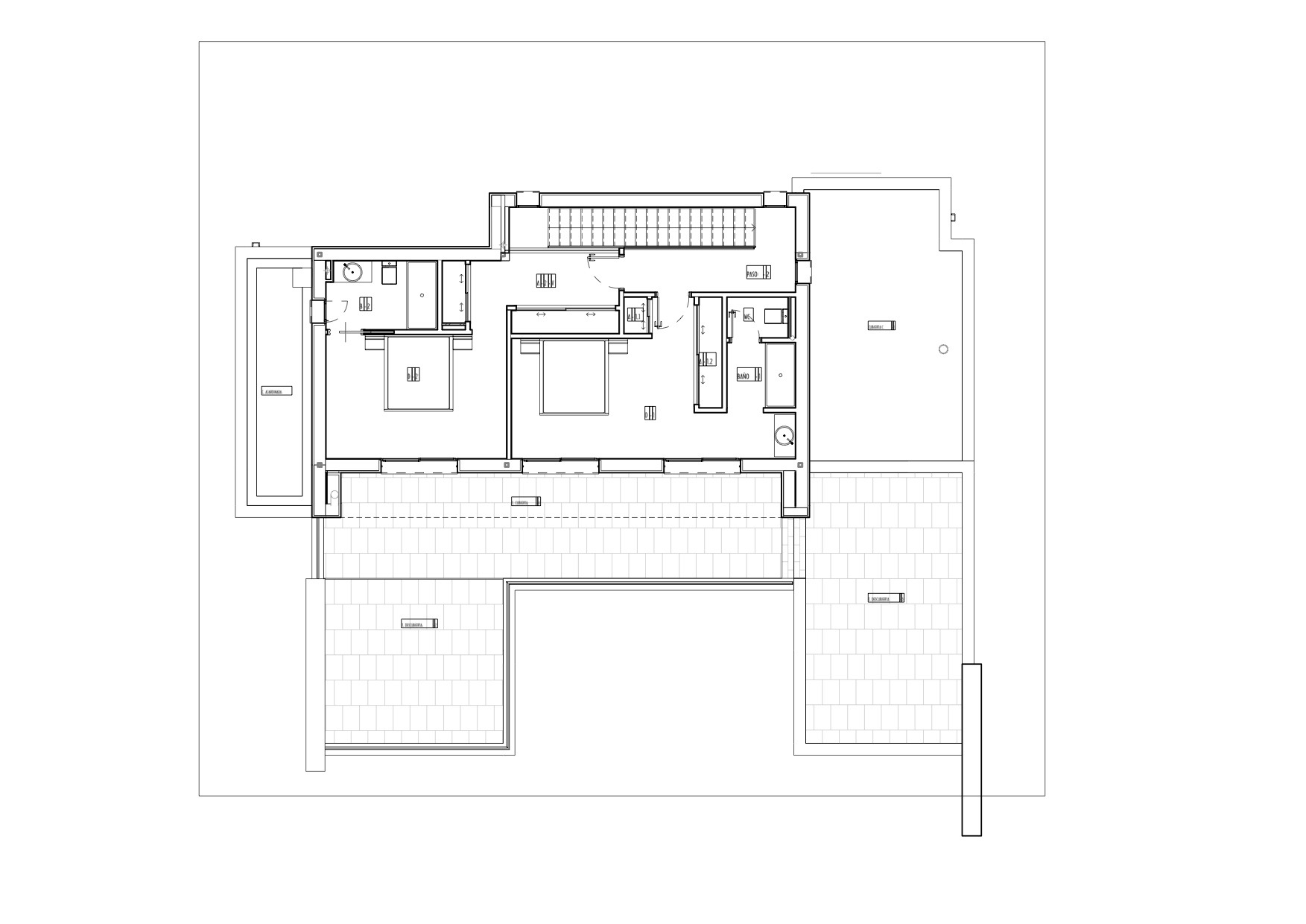 Detaillierter Architektenplan einer modernen Villa mit Pool und Terrassen.