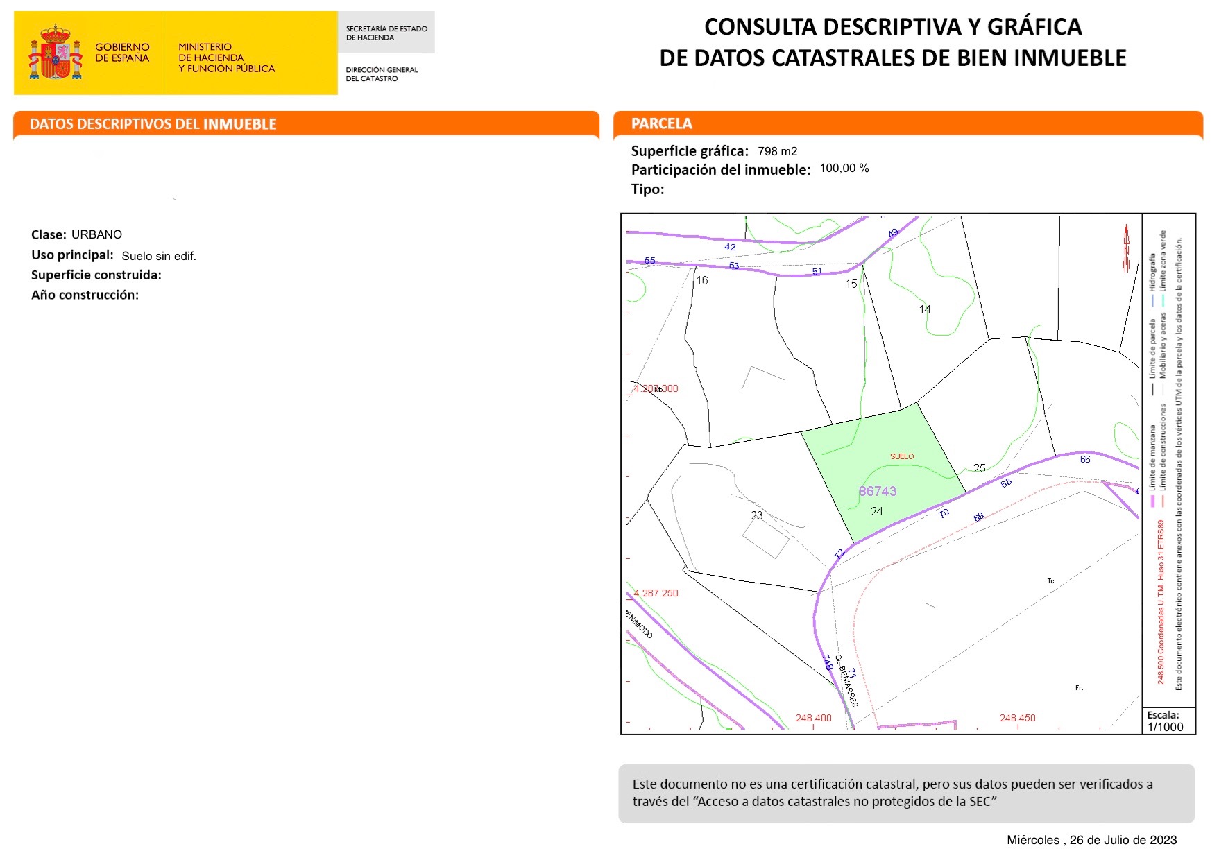 Offizielles Katasterdokument mit dem Lageplan und den Grenzen des 798 m2 großen Stadtgrundstücks in Moraira, einschließlich technischer Daten und Maßstab 1:1000.