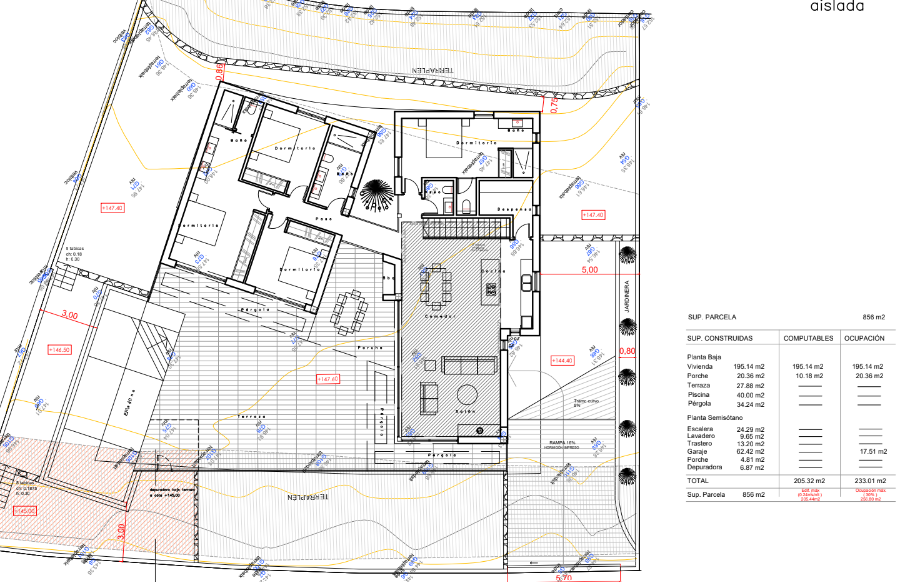 Technischer Grundriss des Erdgeschosses mit Darstellung der vier Schlafzimmer, des offenen Wohn-Essbereichs und der großzügigen Außenterrasse mit Pool.