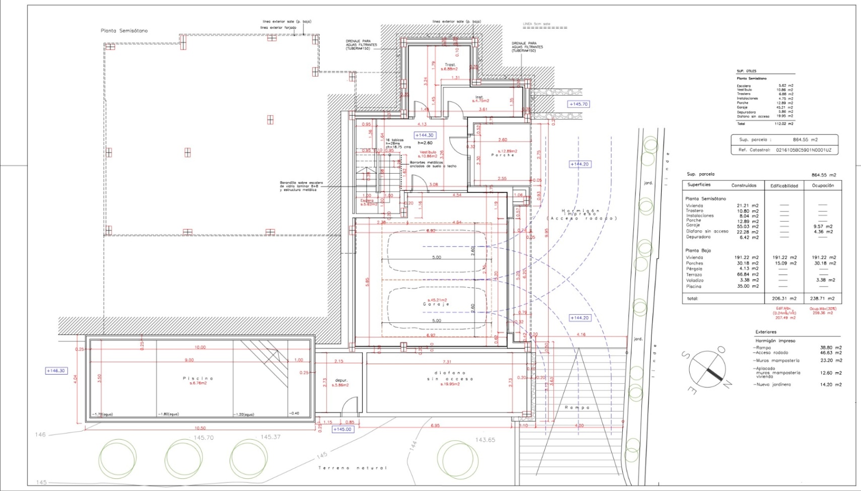 Detaillierter technischer Grundriss des Untergeschosses mit Doppelgarage, Abstellräumen, Technikräumen und der Anordnung des 35 m² großen Poolbereichs.