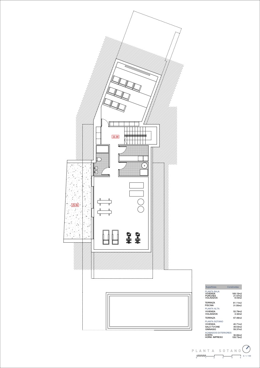 Technischer Grundriss des Kellergeschosses mit Darstellung eines Heimkinos, eines Fitnessbereichs und integrierter Wirtschaftsräume.
