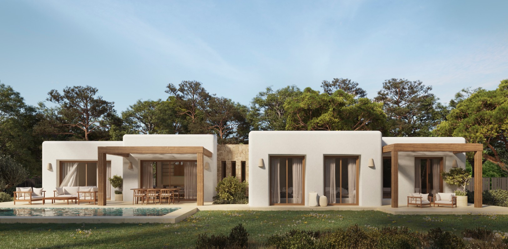 Außenansicht einer Villa im ibizenkischen Stil mit weißen Wänden, Holzpergolen und Pool. Große Glasschiebetüren führen vom Wohnbereich in den gepflegten Garten.