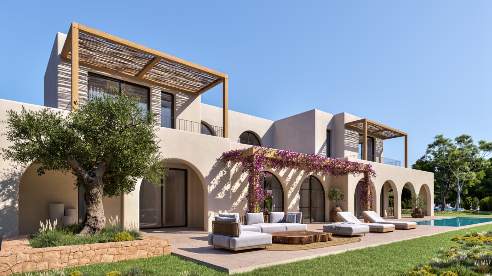 Villenfassade mit Rundbögen, Holzpergolen und Bougainvillea. Außenbereich mit Lounge-Möbeln, Olivenbaum und Pool inmitten einer Gartenanlage.