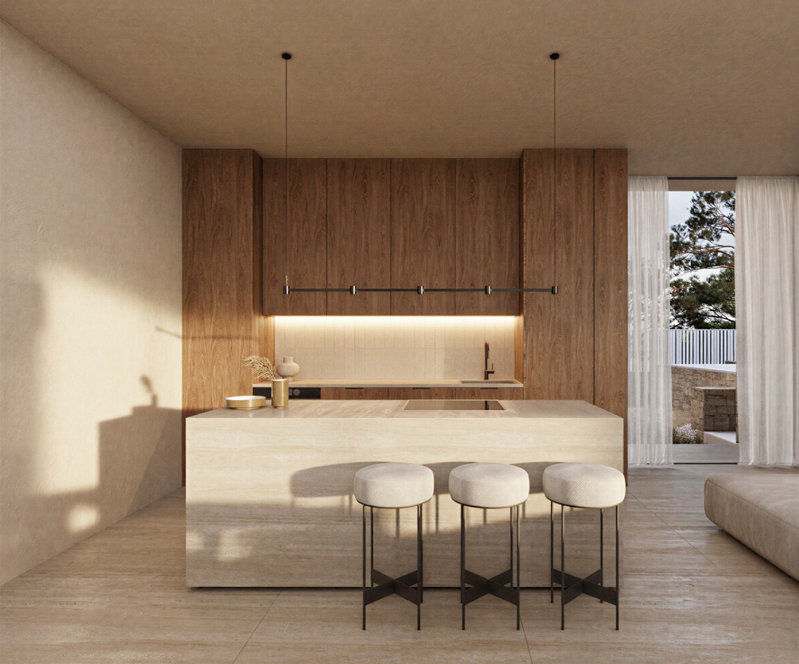 Designerküche mit Natursteininsel, deckenhohen Holzschränken und integrierter LED-Beleuchtung. Minimalistische Barhocker ergänzen das warme, zeitlose Farbkonzept.
